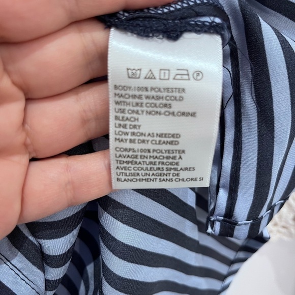 2/40$URBAN outfitters xs long sleeve bottom down shirr stripe - Picture 3 of 5